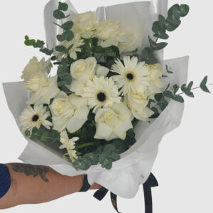 white-rose-bouquet