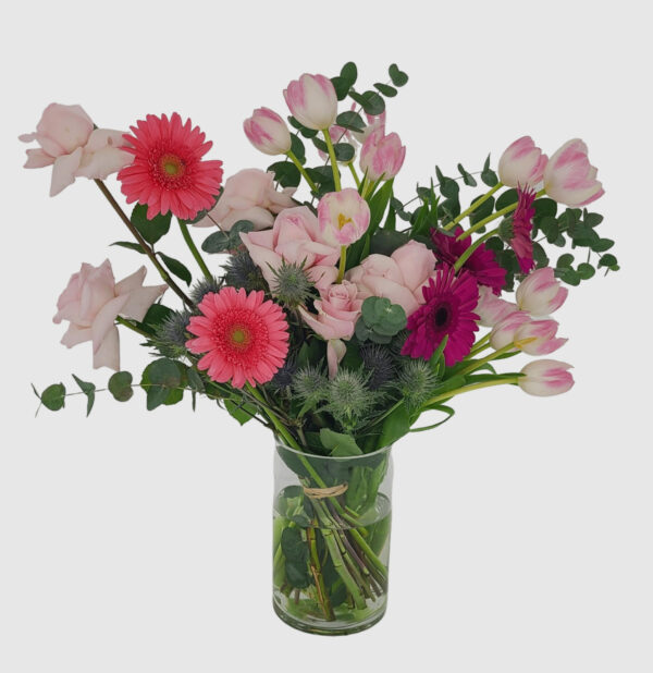 Pink-flowers-in-vase