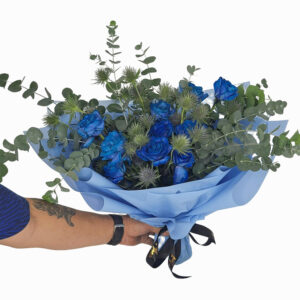 blue-rose-bouquet