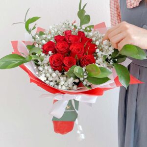 simple 10 red rose bouquet